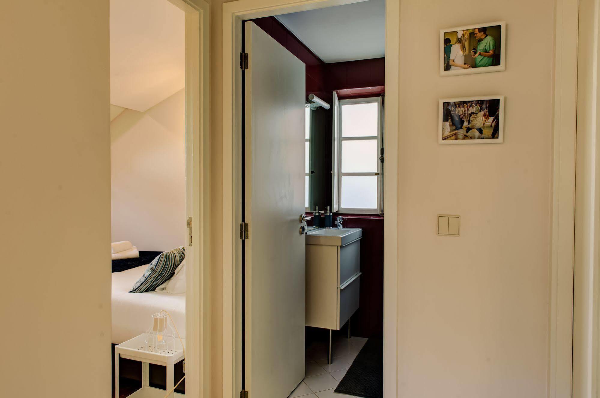 Ribeira Cinema Apartments ポルト エクステリア 写真