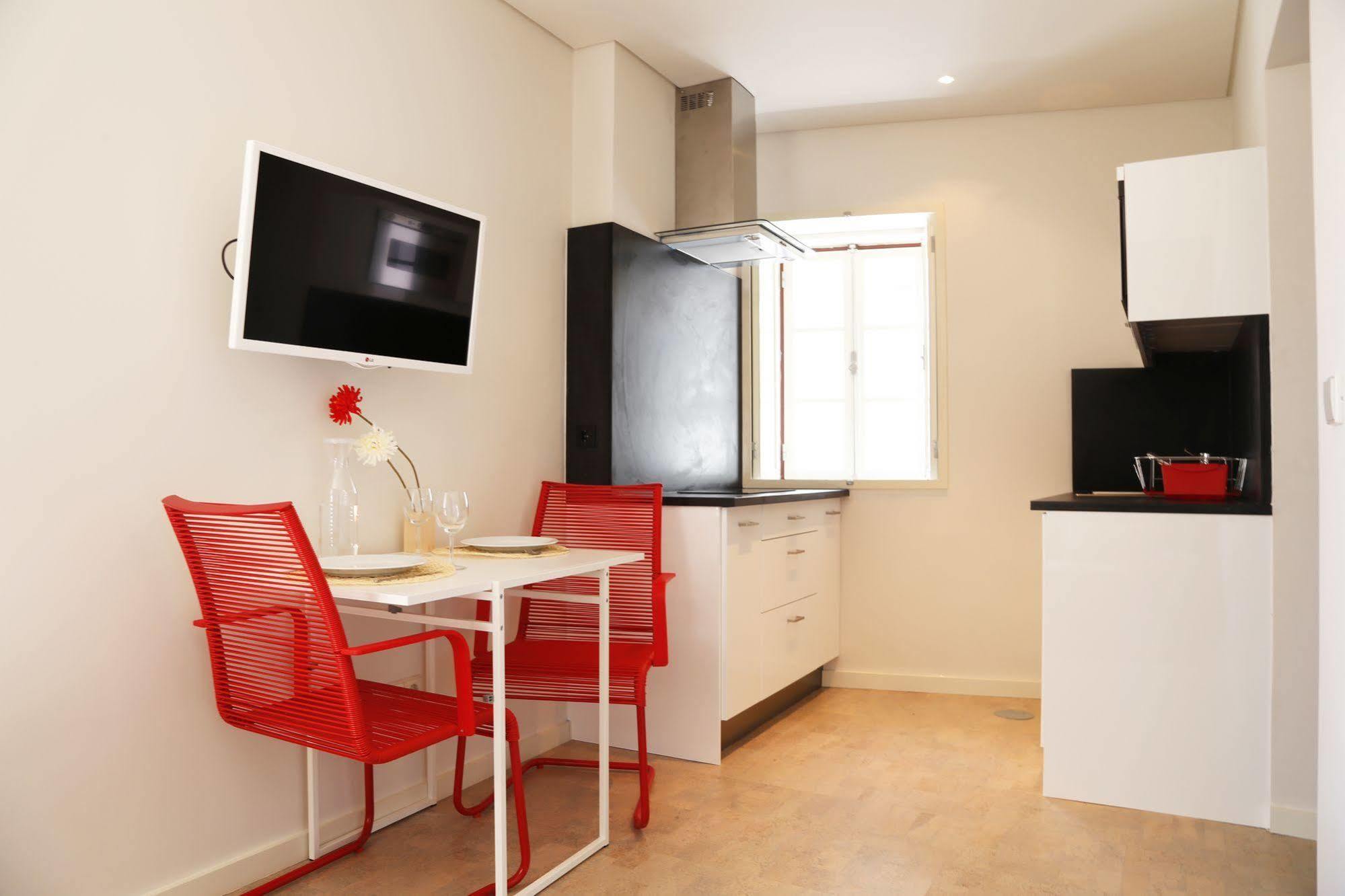 Ribeira Cinema Apartments ポルト エクステリア 写真
